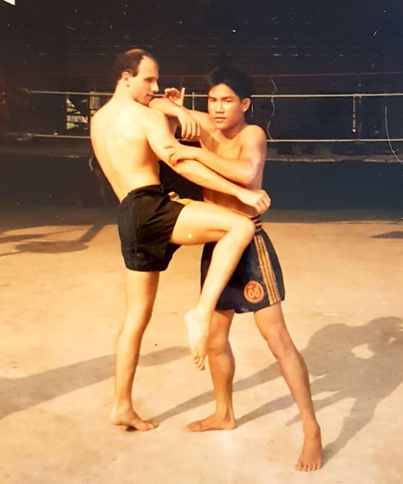 Yodkunpon 2 Imparare la Muay Thai originale: il potere del lavoro di squadra. Capitolo 4. 