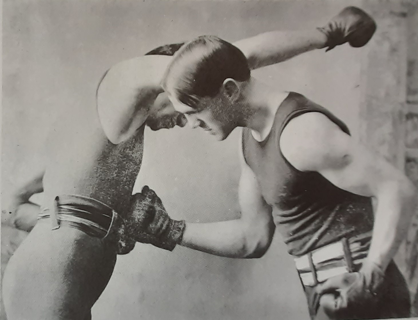 7 Muay Taweesit, Western Boxing and the development of modern Muay Thai.